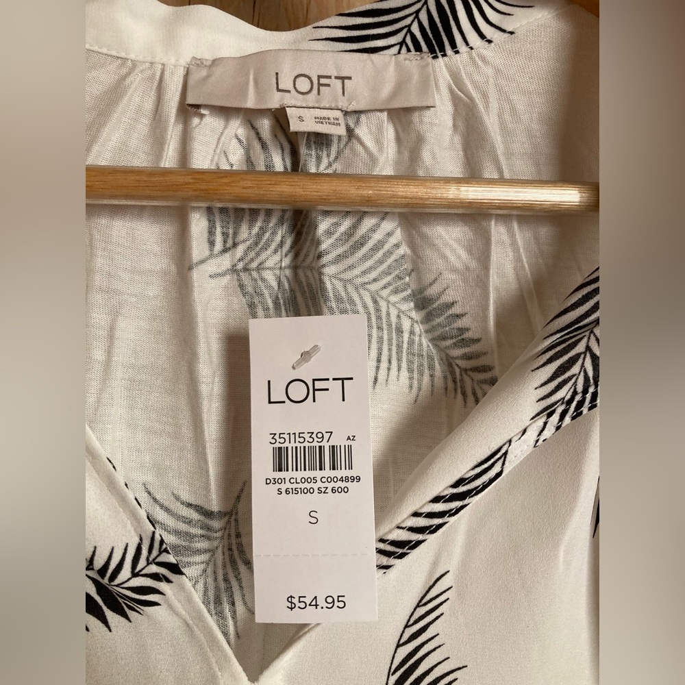 New Loft Blouse - Picture 3 of 3